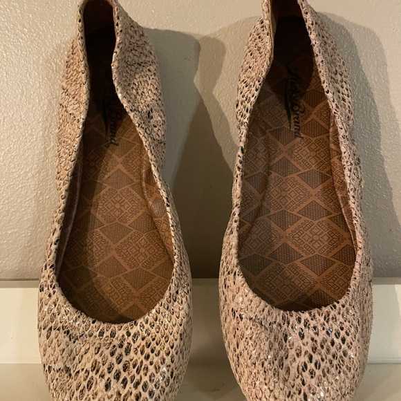 Shoes - Picture 2 of 5